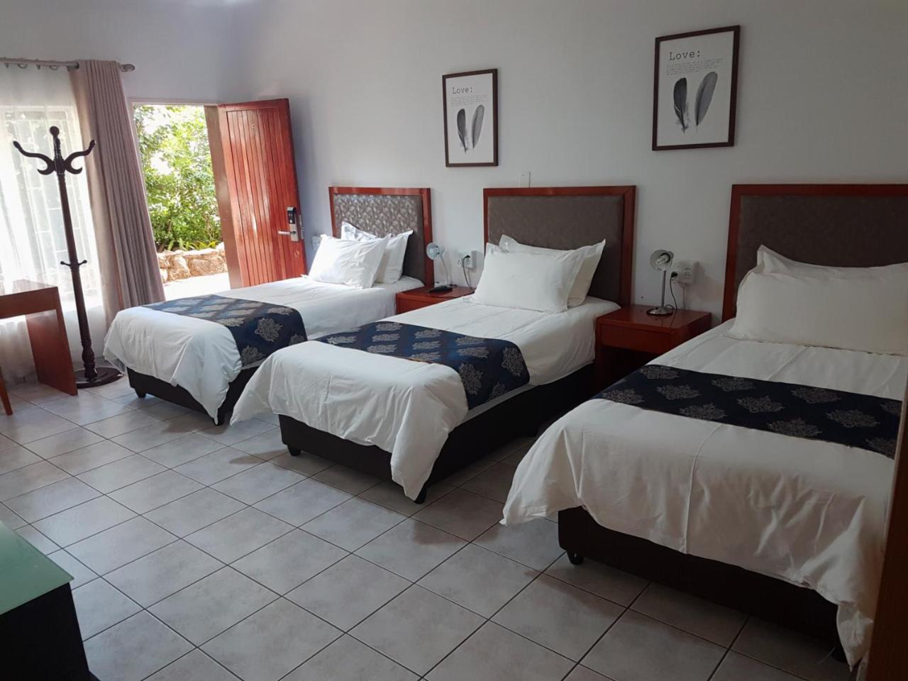 Hotel Pension Steiner Windhoek Exterior photo