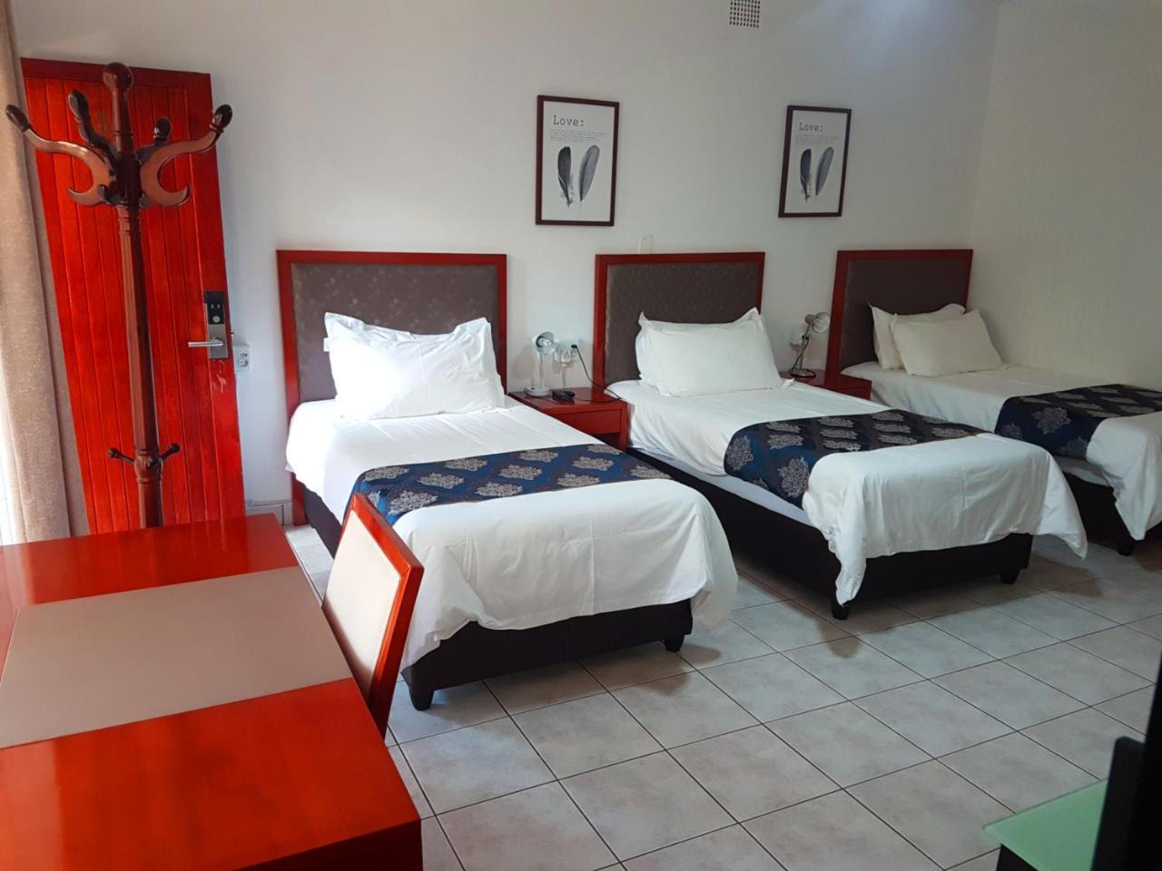 Hotel Pension Steiner Windhoek Exterior photo