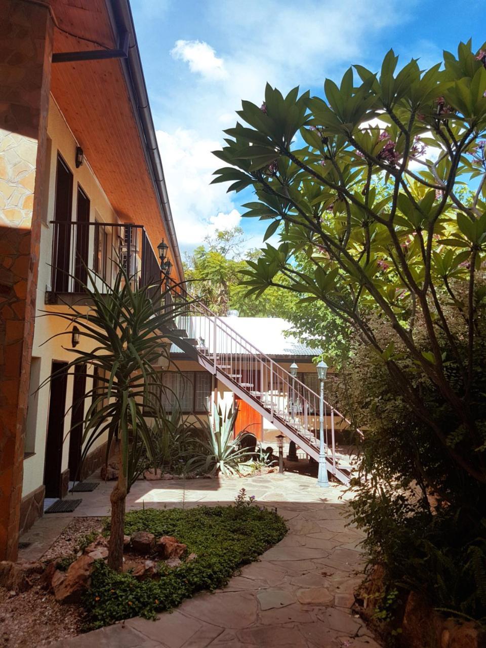 Hotel Pension Steiner Windhoek Exterior photo