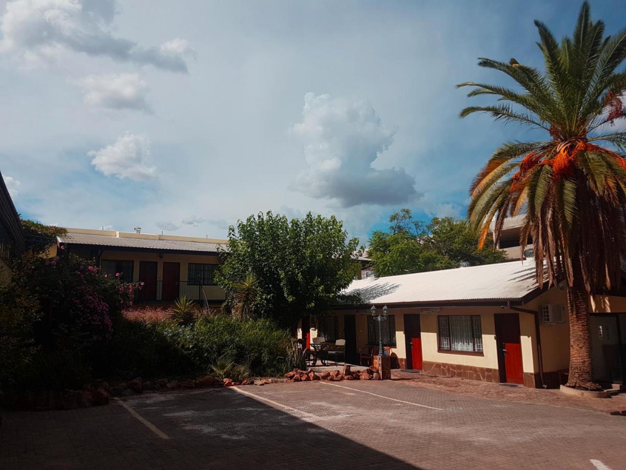 Hotel Pension Steiner Windhoek Exterior photo